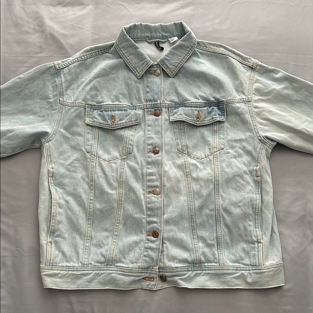 Light Wash Denim Jean Jacket Divided Women’s Large